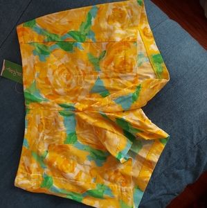 Lilly Pulitzer Deenie Short size 8 Sunglow yellow